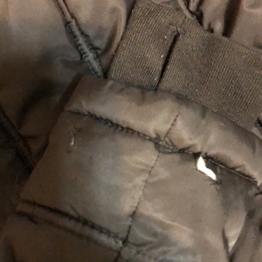 Hot Nautica Jacket for women. Whew! Black, M, 2 small snags on sleeve, pictured. - Picture 8 of 8